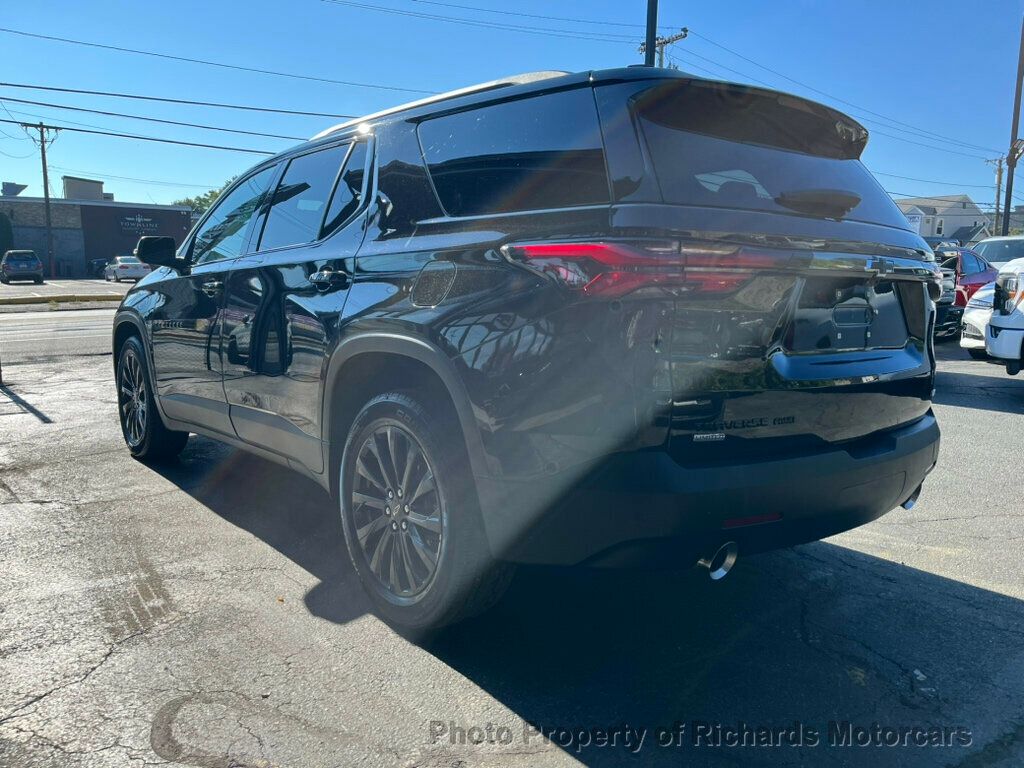 2024 Chevrolet Traverse Limited AWD 4dr RS - Mosaic Black Metallic exterior view 5