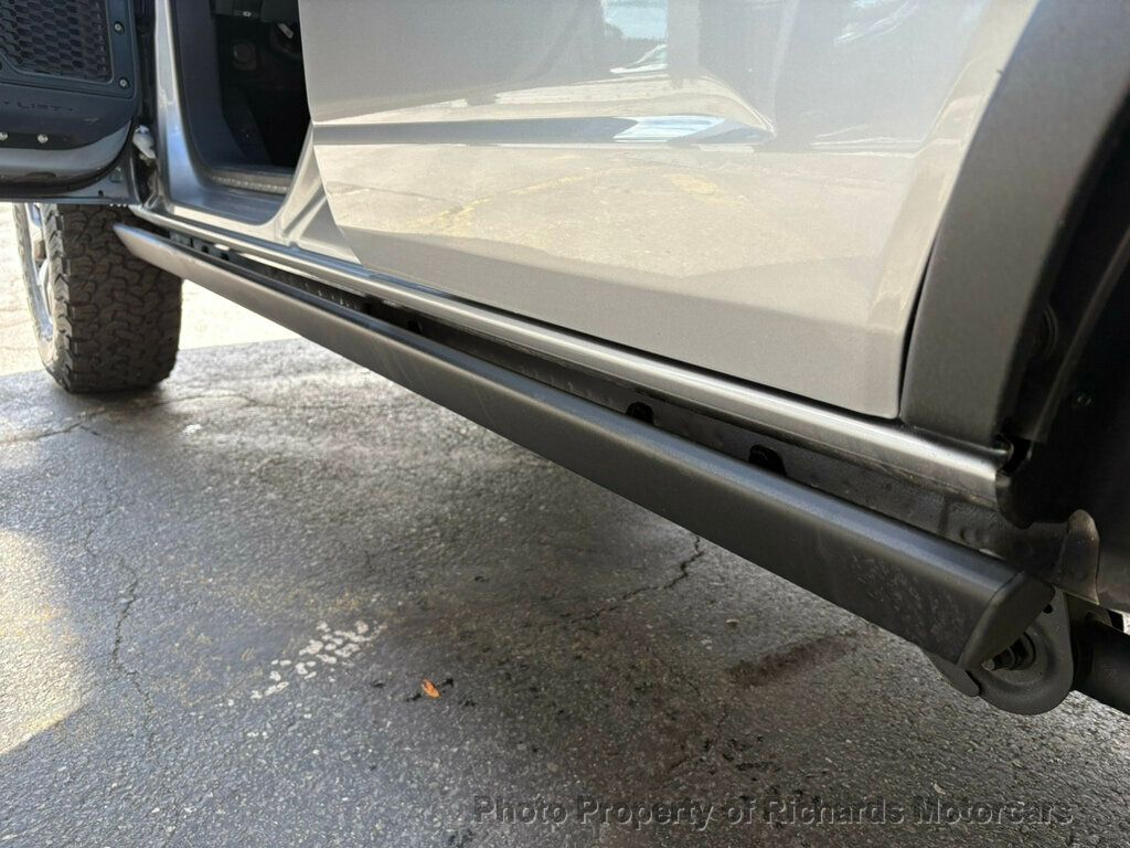 2024 Ford Bronco Badlands 4 Door Advanced 4x4 - Iconic Silver Metallic exterior view 13