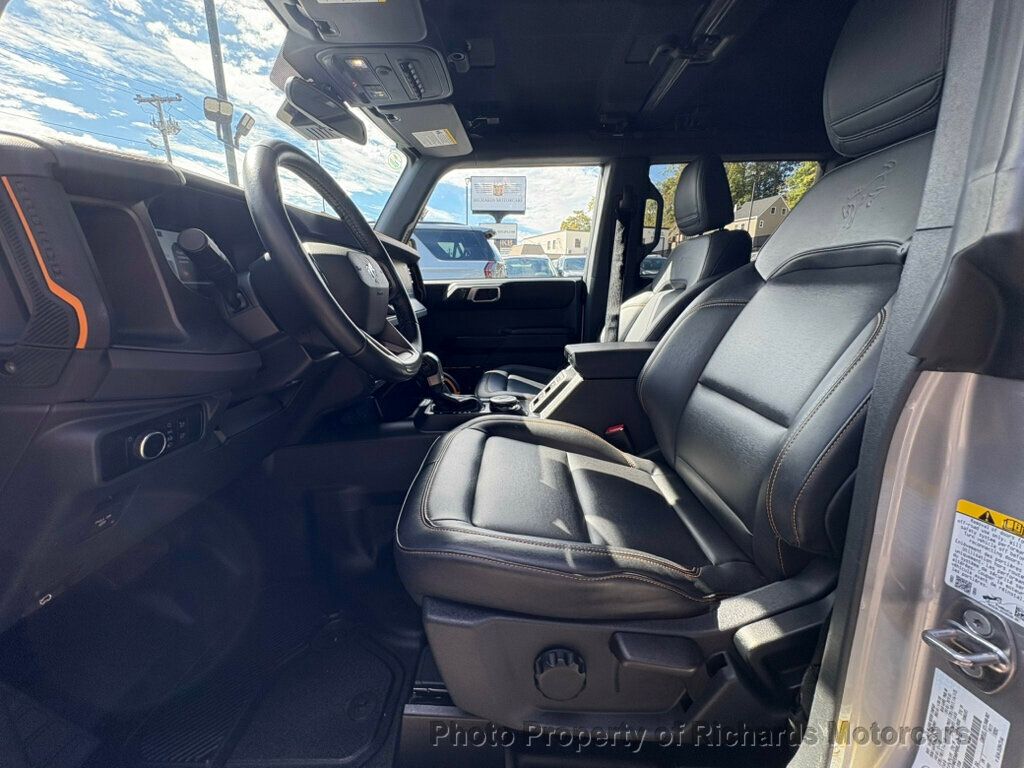 2024 Ford Bronco Badlands 4 Door Advanced 4x4 - Iconic Silver Metallic exterior view 16