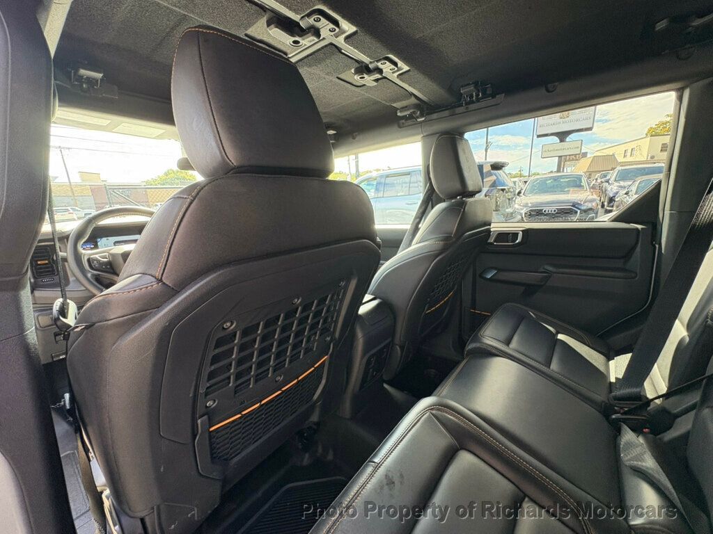 2024 Ford Bronco Badlands 4 Door Advanced 4x4 - Iconic Silver Metallic exterior view 19