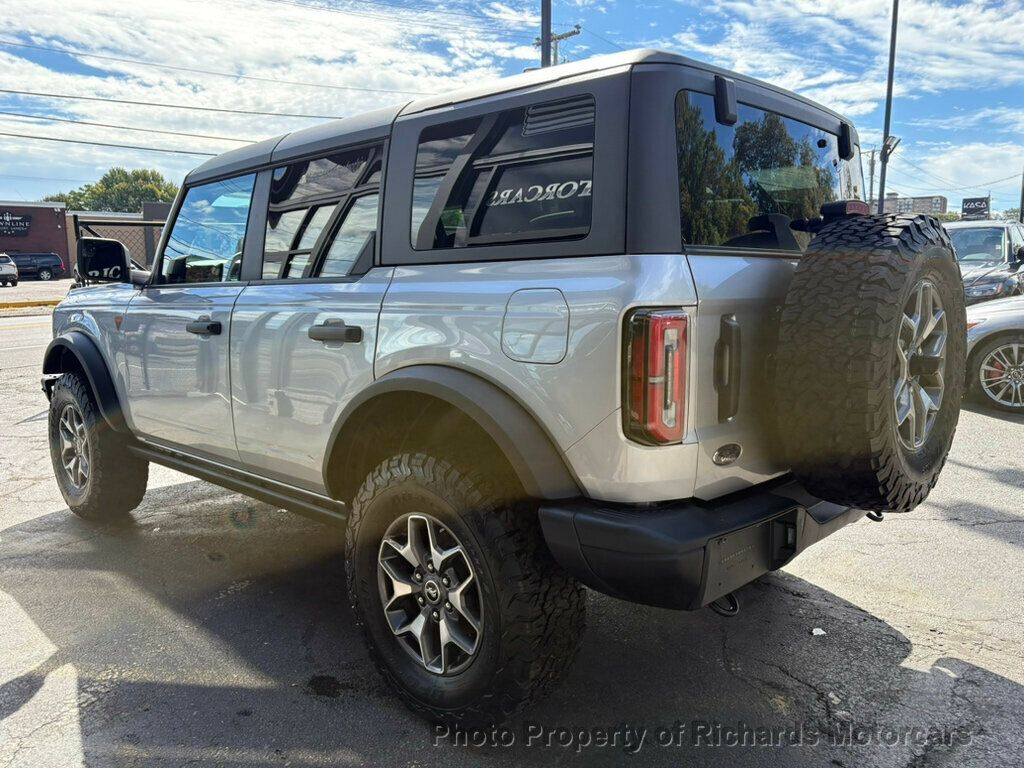 2024 Ford Bronco Badlands 4 Door Advanced 4x4 - Iconic Silver Metallic exterior view 6