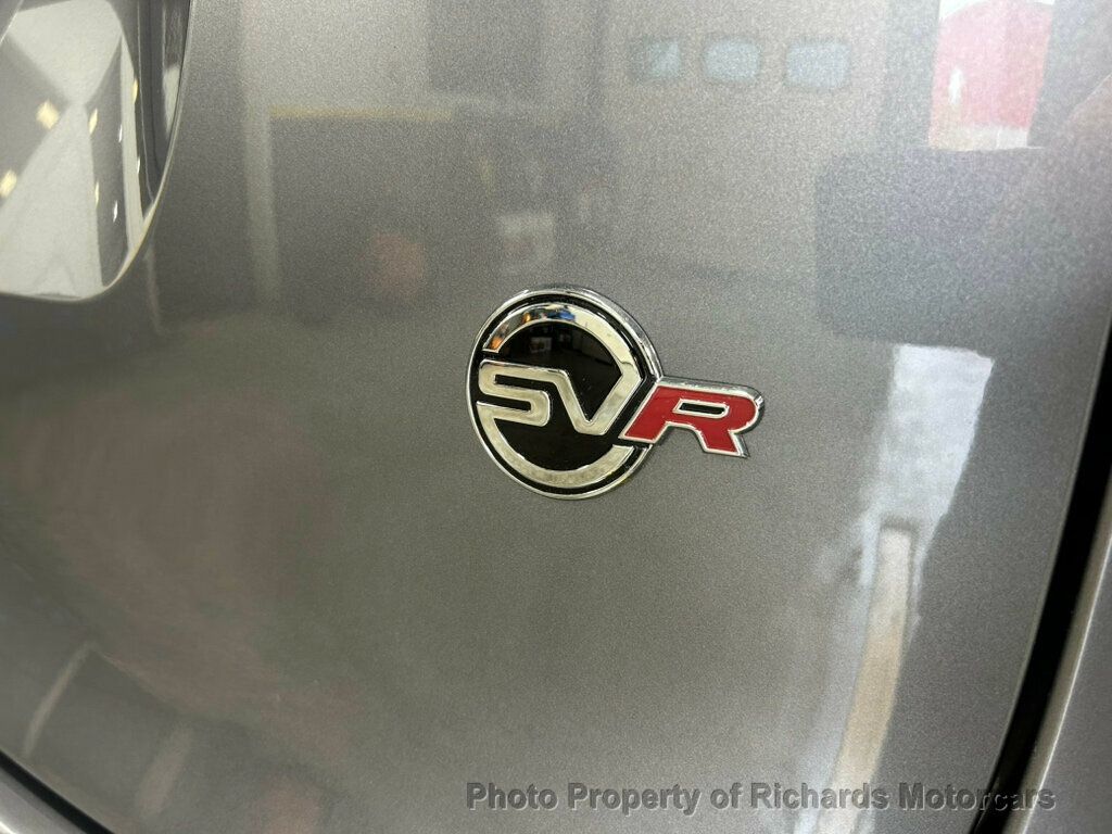 2024 Jaguar F-PACE SVR AWD - Eiger Grey Metallic exterior view 11