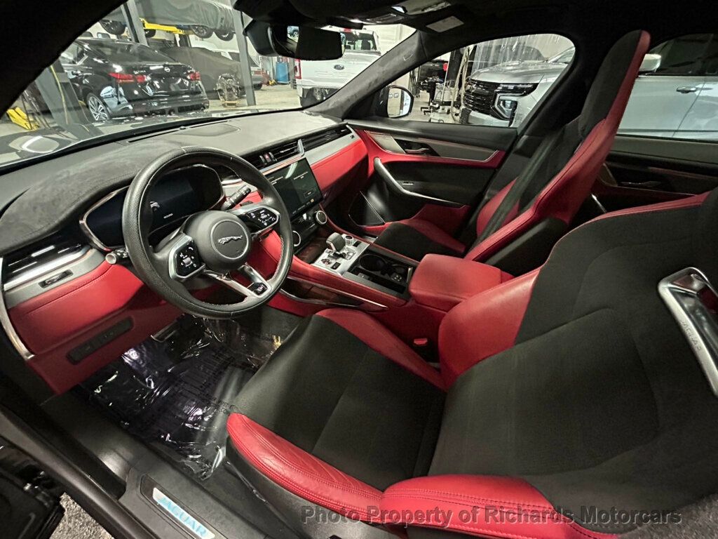 2024 Jaguar F-PACE SVR AWD - Eiger Grey Metallic exterior view 20