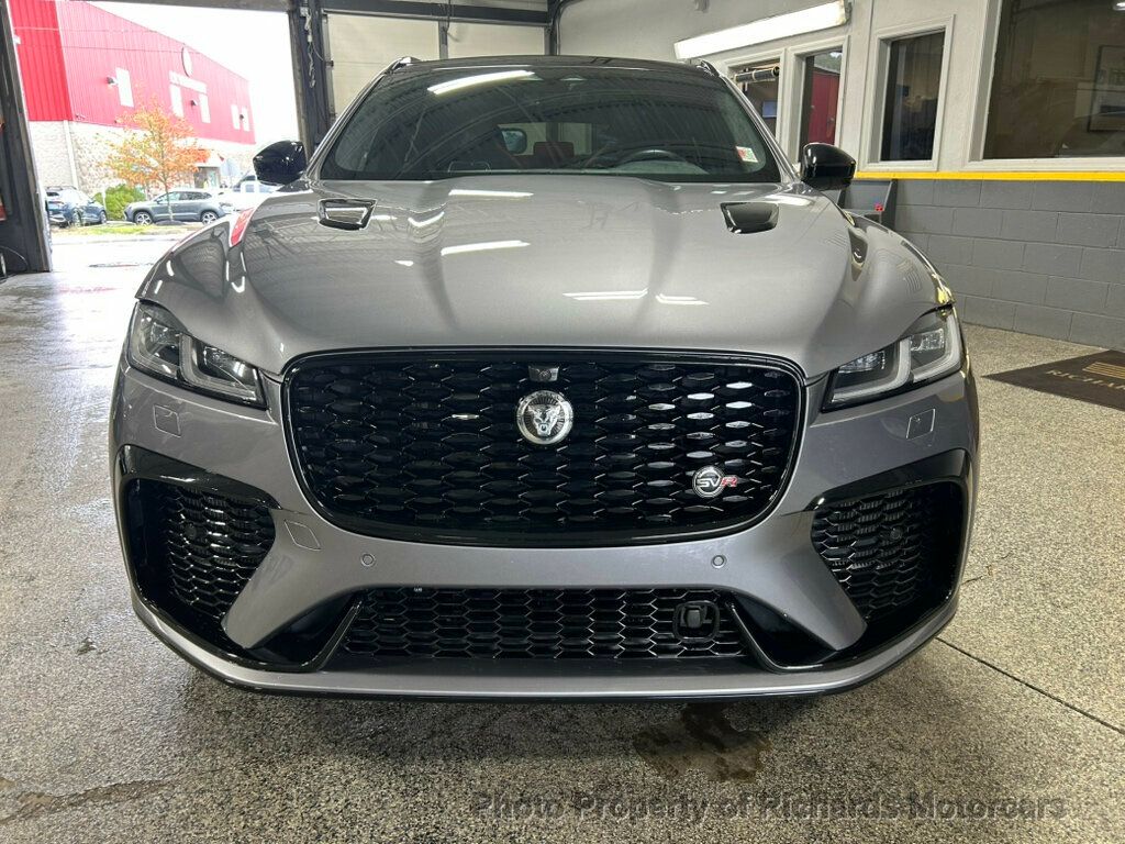 2024 Jaguar F-PACE SVR AWD - Eiger Grey Metallic exterior view 8
