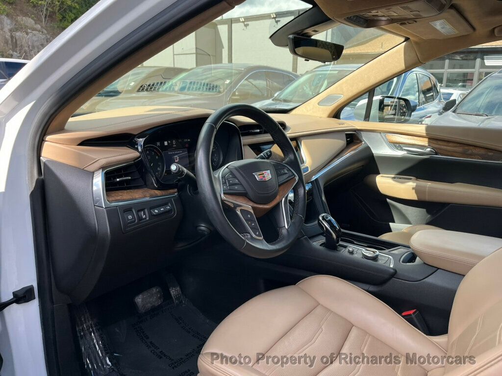 2021 Cadillac XT5 AWD 4dr Premium Luxury - Crystal White Tricoat exterior view 11