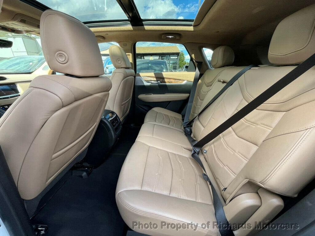 2021 Cadillac XT5 AWD 4dr Premium Luxury - Crystal White Tricoat exterior view 13