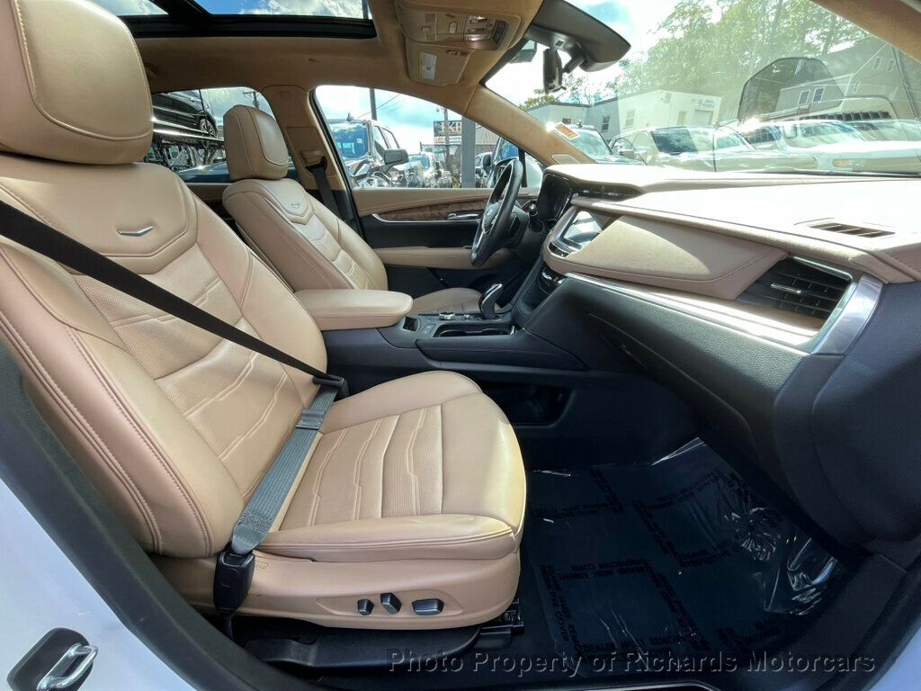 2021 Cadillac XT5 AWD 4dr Premium Luxury - Crystal White Tricoat exterior view 16