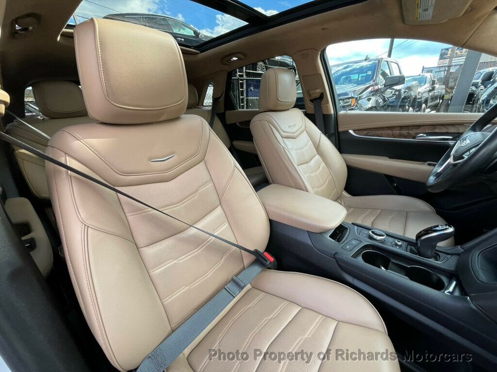 2021 Cadillac XT5 AWD 4dr Premium Luxury - Crystal White Tricoat exterior view 17