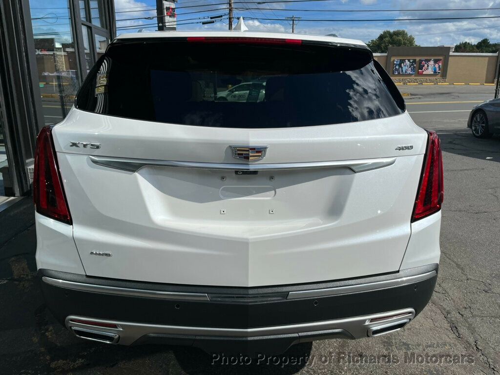 2021 Cadillac XT5 AWD 4dr Premium Luxury - Crystal White Tricoat exterior view 5
