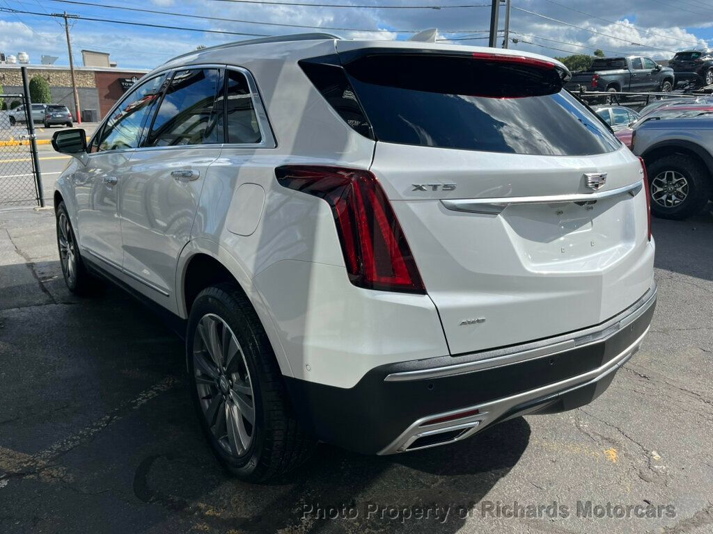 2021 Cadillac XT5 AWD 4dr Premium Luxury - Crystal White Tricoat exterior view 6