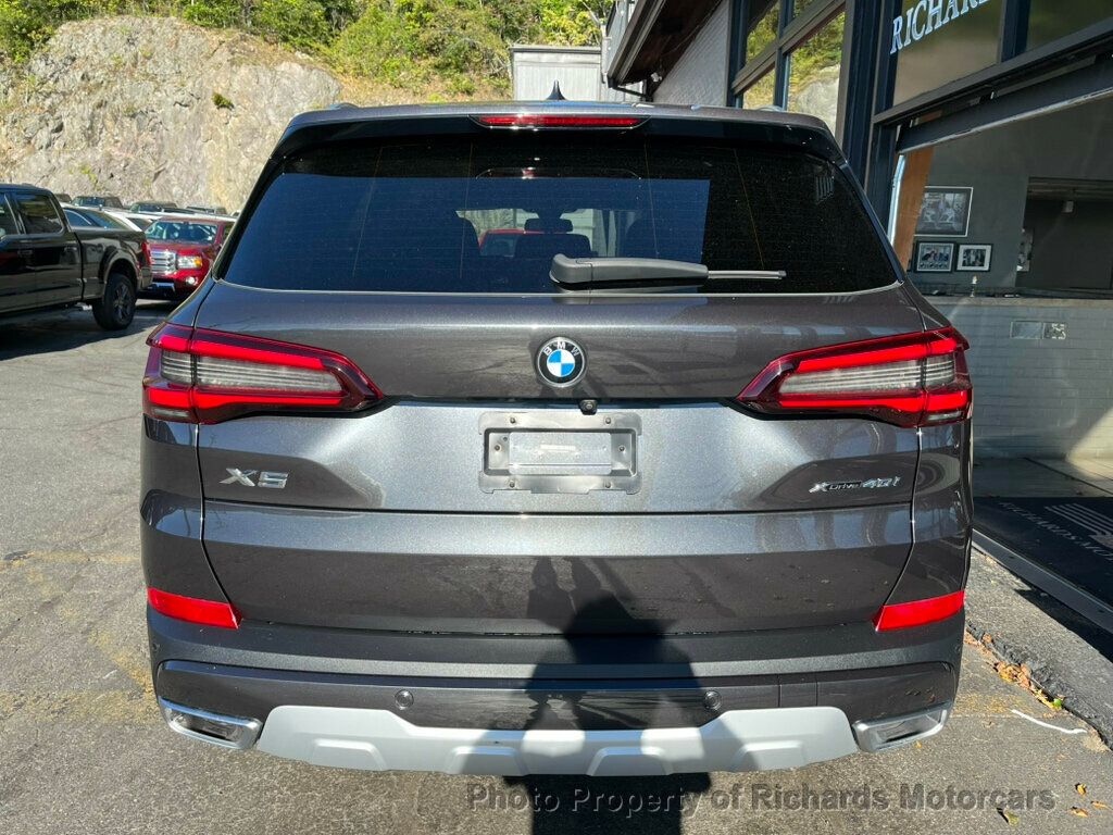 2021 BMW X5 xDrive40i Sports Activity Vehicle - Arctic Gray Metallic exterior view 9