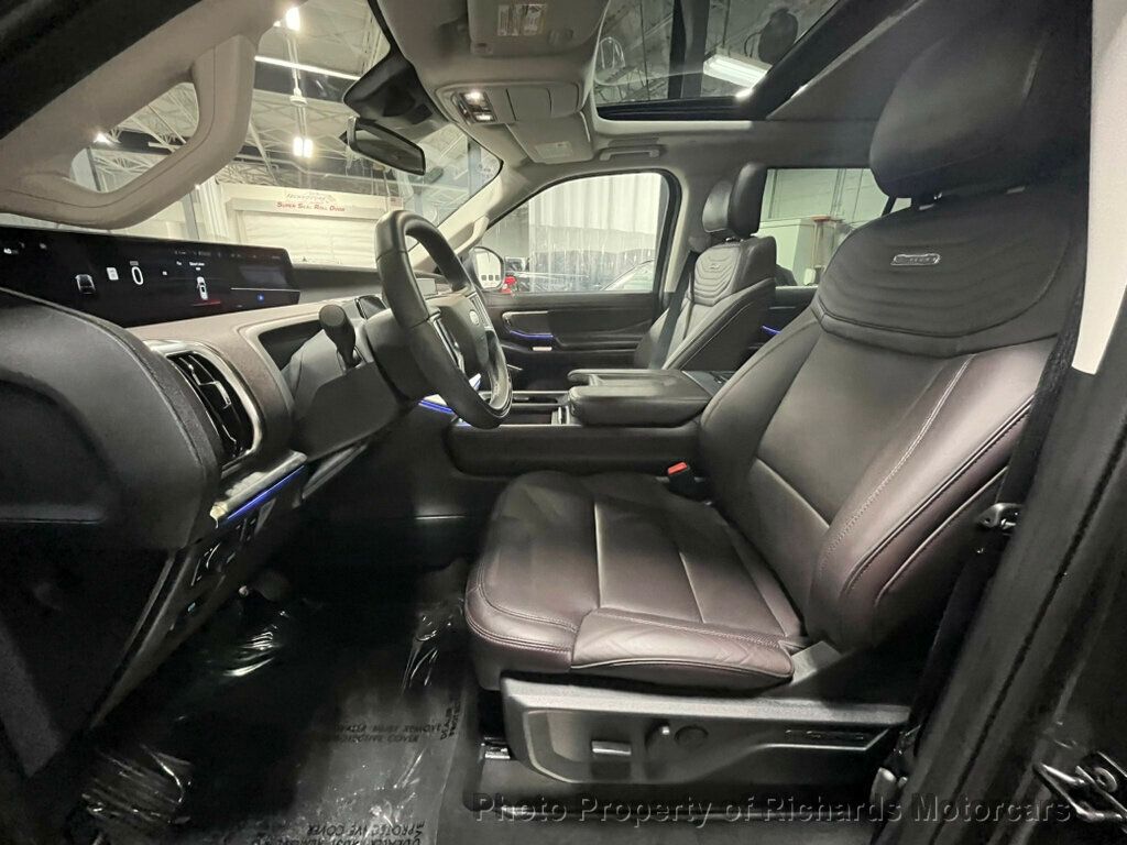 2025 Ford Expedition Platinum 4x4 - Dark Matter Gray Metallic exterior view 16