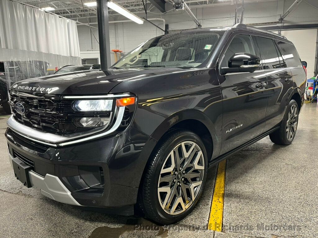 2025 Ford Expedition Platinum 4x4 - Dark Matter Gray Metallic exterior view 7