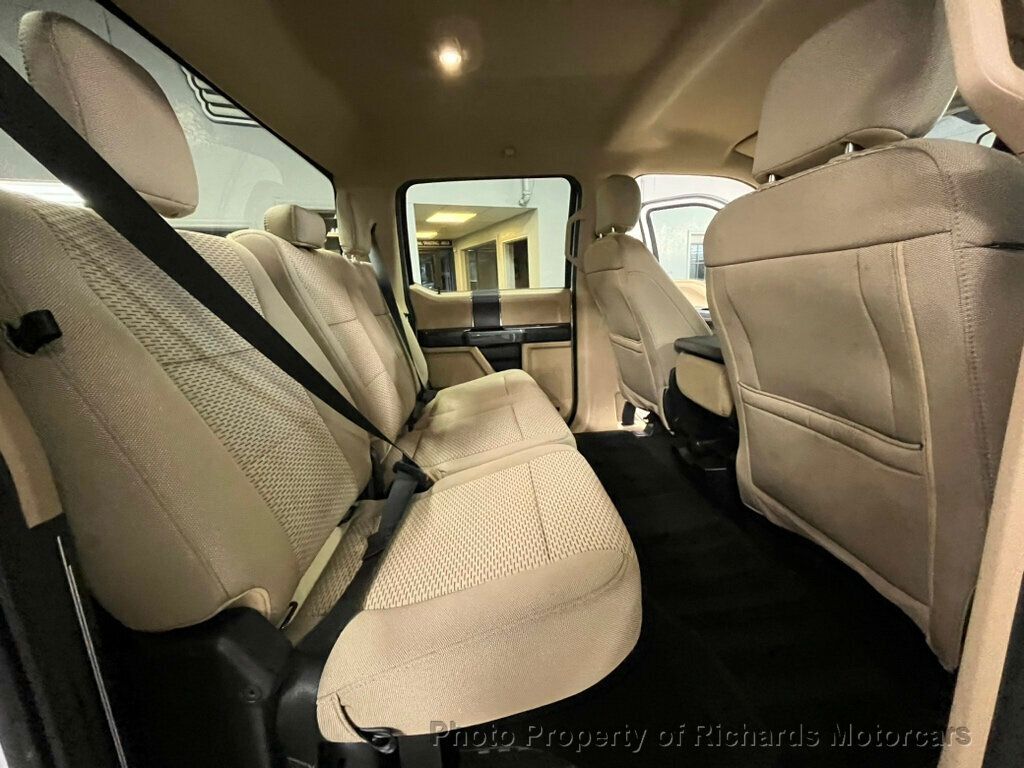 2020 Ford Super Duty F-350 DRW XLT 4WD Crew Cab 8' Box - Oxford White exterior view 20