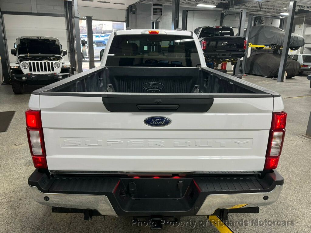 2020 Ford Super Duty F-350 DRW XLT 4WD Crew Cab 8' Box - Oxford White exterior view 5