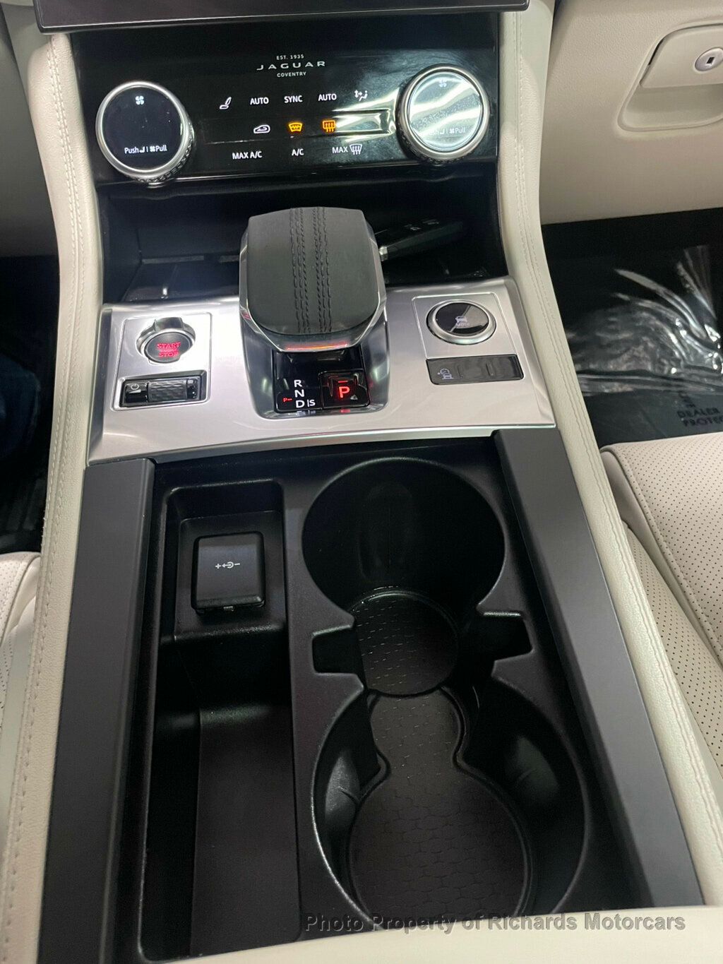 2021 Jaguar F-PACE P250 AWD S - Fuji White exterior view 17