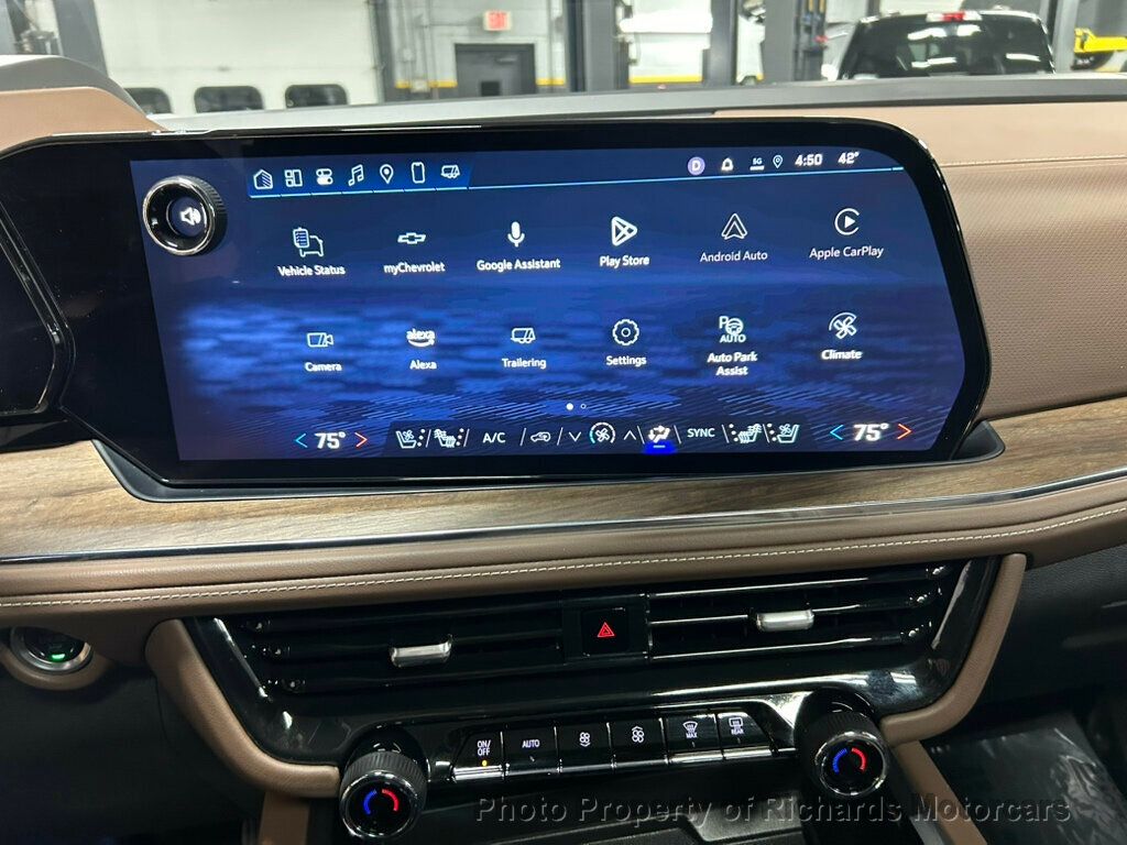 2025 Chevrolet Suburban 4WD 4dr High Country - Black exterior view 19