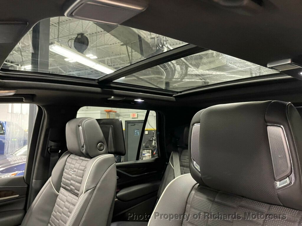 2024 Cadillac Escalade 4WD 4dr Premium Luxury Platinum - Crystal White Tricoat exterior view 16