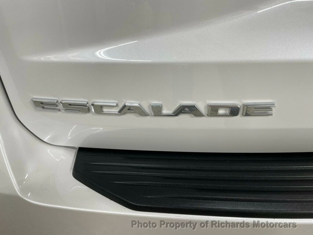 2024 Cadillac Escalade 4WD 4dr Premium Luxury Platinum - Crystal White Tricoat exterior view 8