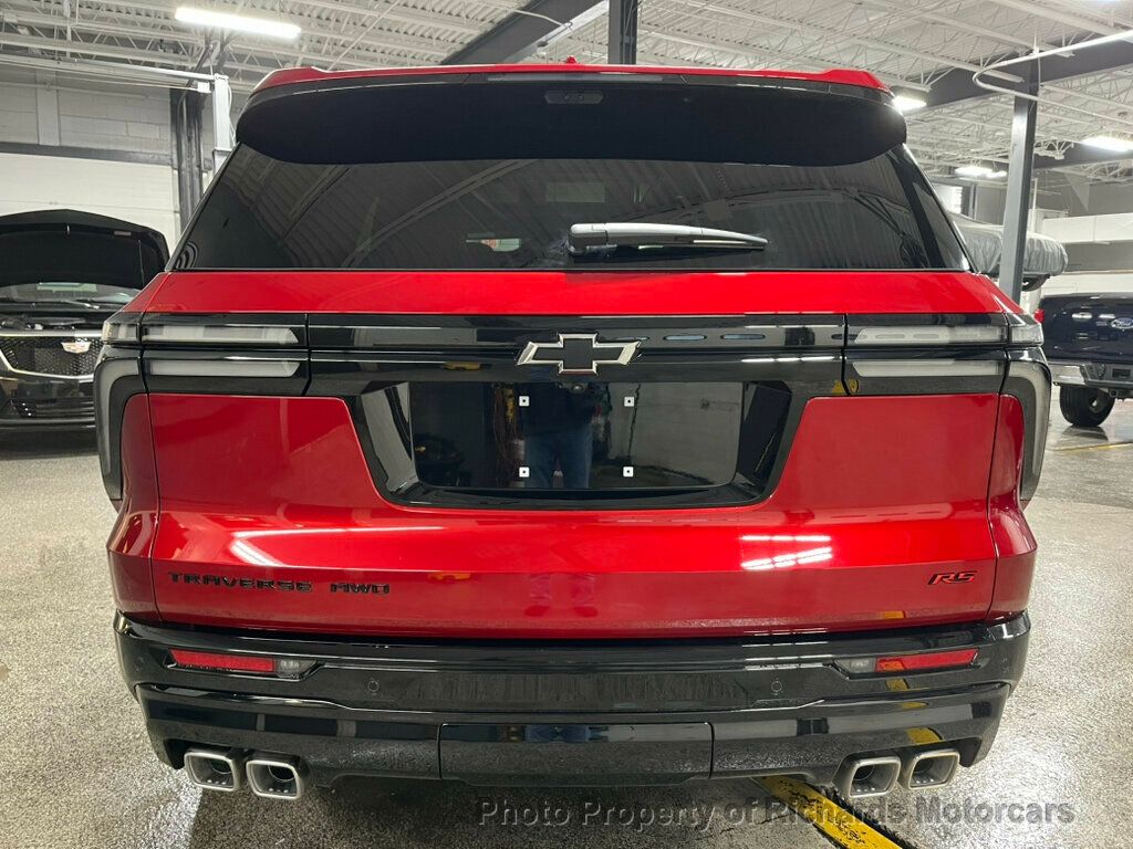 2026 Chevrolet Traverse AWD 4dr RS w/2RS - Radiant Red Tintcoat exterior view 4