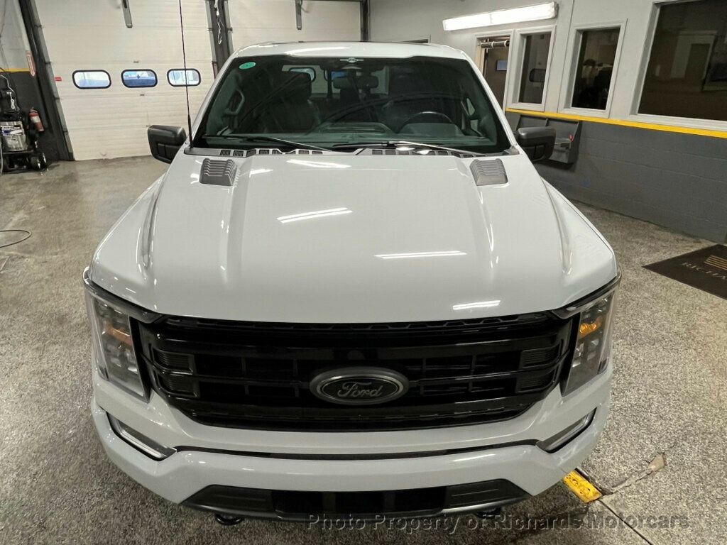 2023 Ford F-150 XLT 4WD SuperCrew 5.5' Box - Avalanche exterior view 11