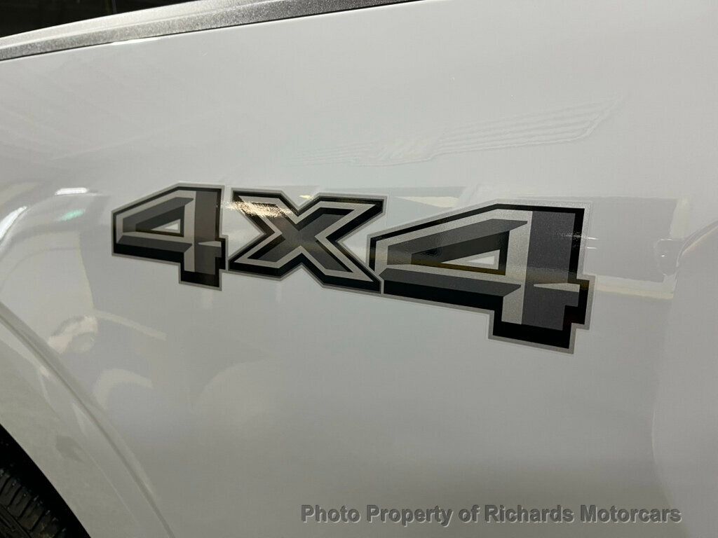 2023 Ford F-150 XLT 4WD SuperCrew 5.5' Box - Avalanche exterior view 12