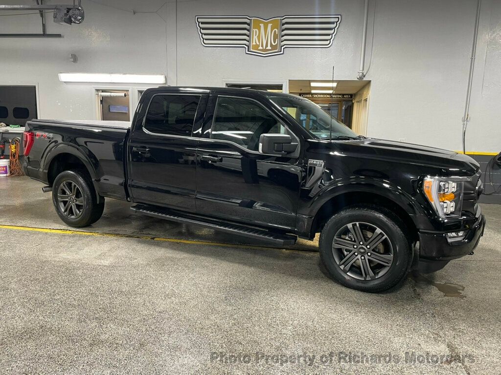2022 Ford F-150 XLT 4WD SuperCrew 6.5' Box - Agate Black Metallic exterior view 2