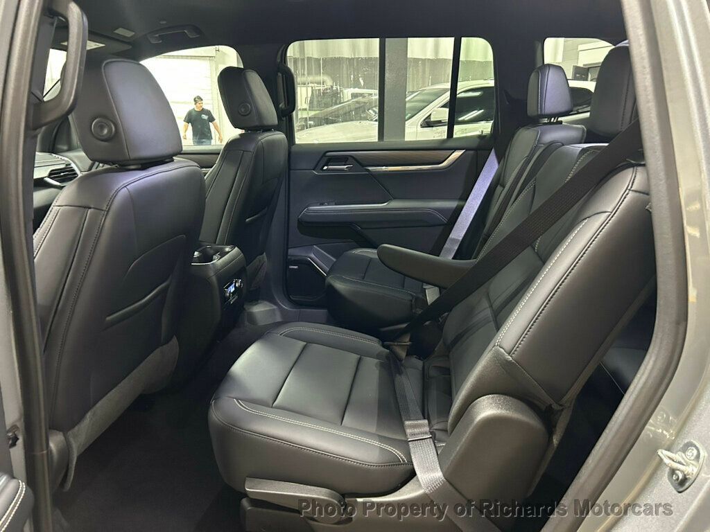2025 GMC Acadia AWD 4dr Elevation - Sterling Metallic exterior view 19