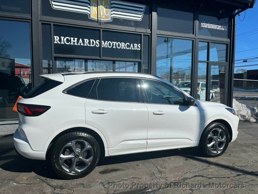 2024 Ford Escape ST-Line AWD - Star White Metallic Tri-Coat exterior view 3