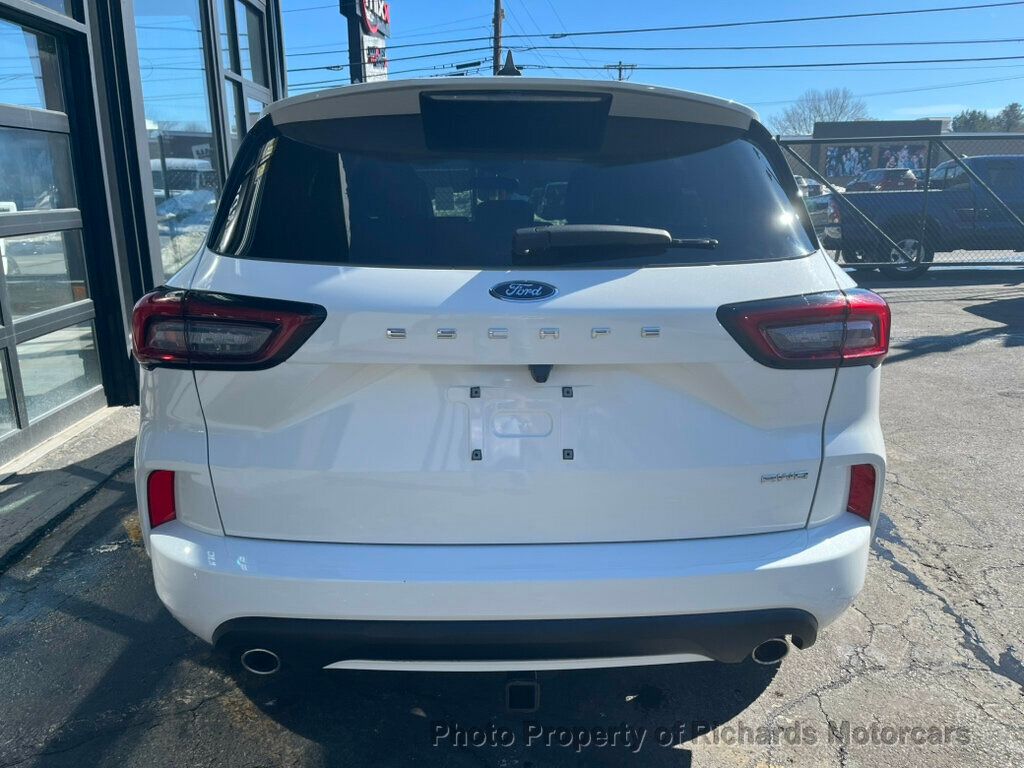 2024 Ford Escape ST-Line AWD - Star White Metallic Tri-Coat exterior view 5