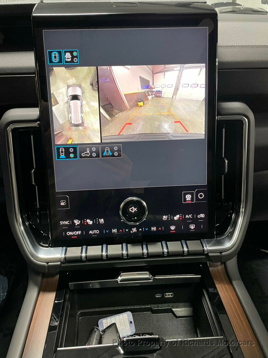 2026 GMC Yukon 4WD 4dr Denali - Onyx Black exterior view 15