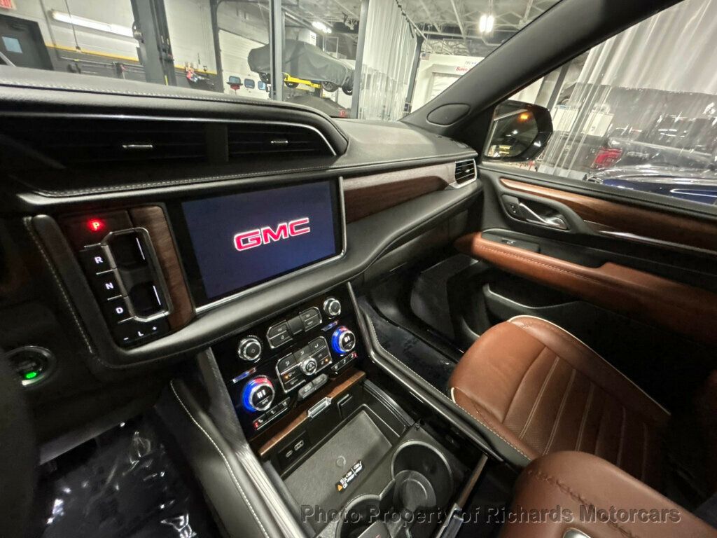 2024 GMC Yukon 4WD 4dr Denali Ultimate - Onyx Black exterior view 16