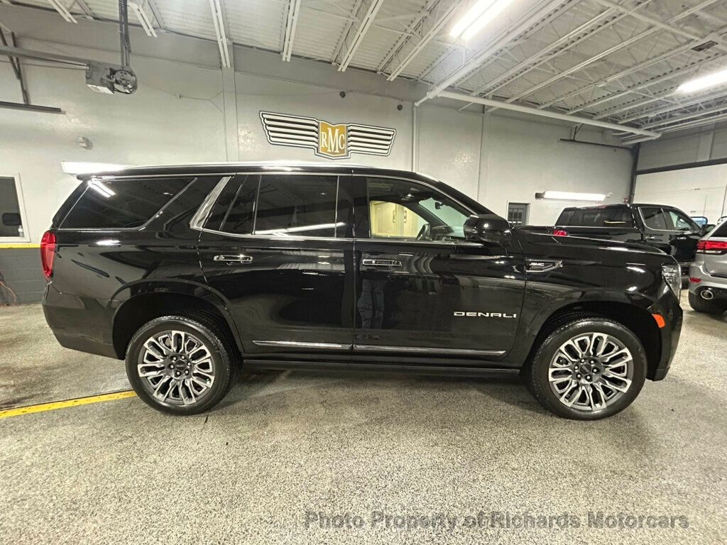 2024 GMC Yukon 4WD 4dr Denali Ultimate - Onyx Black exterior view 2
