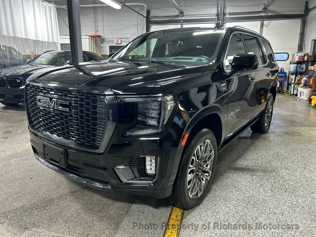 2024 GMC Yukon 4WD 4dr Denali Ultimate - Onyx Black exterior view 7