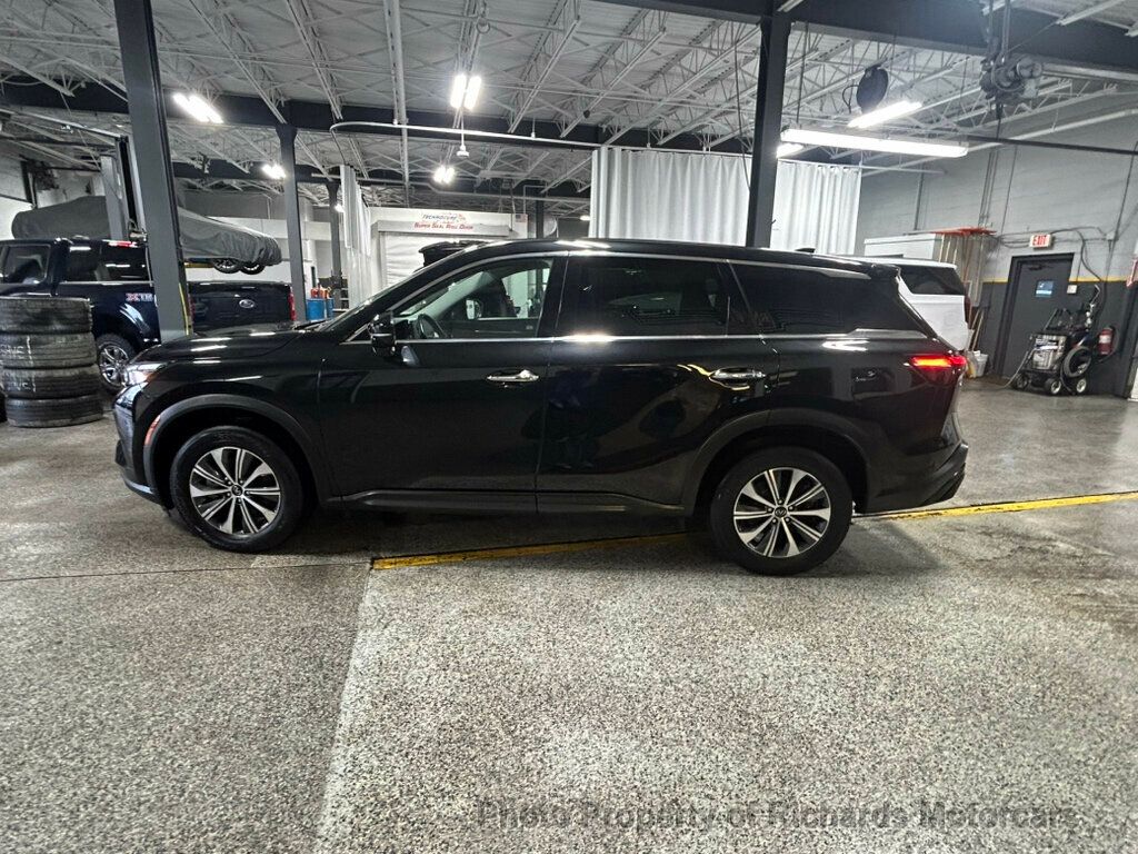 2023 INFINITI QX60 PURE AWD - Mineral Black exterior view 6