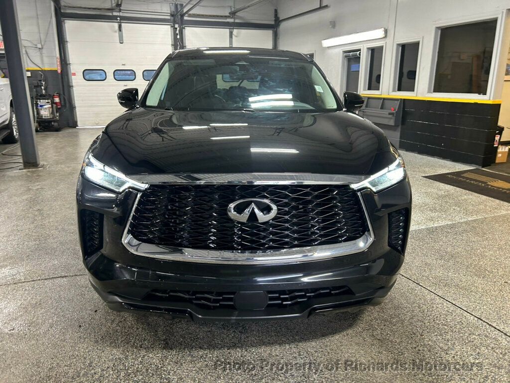 2023 INFINITI QX60 PURE AWD - Mineral Black exterior view 8