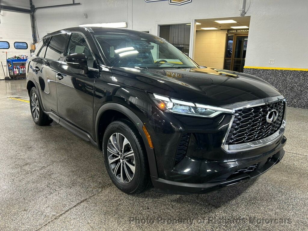 2023 INFINITI QX60 PURE AWD - Mineral Black exterior view 9