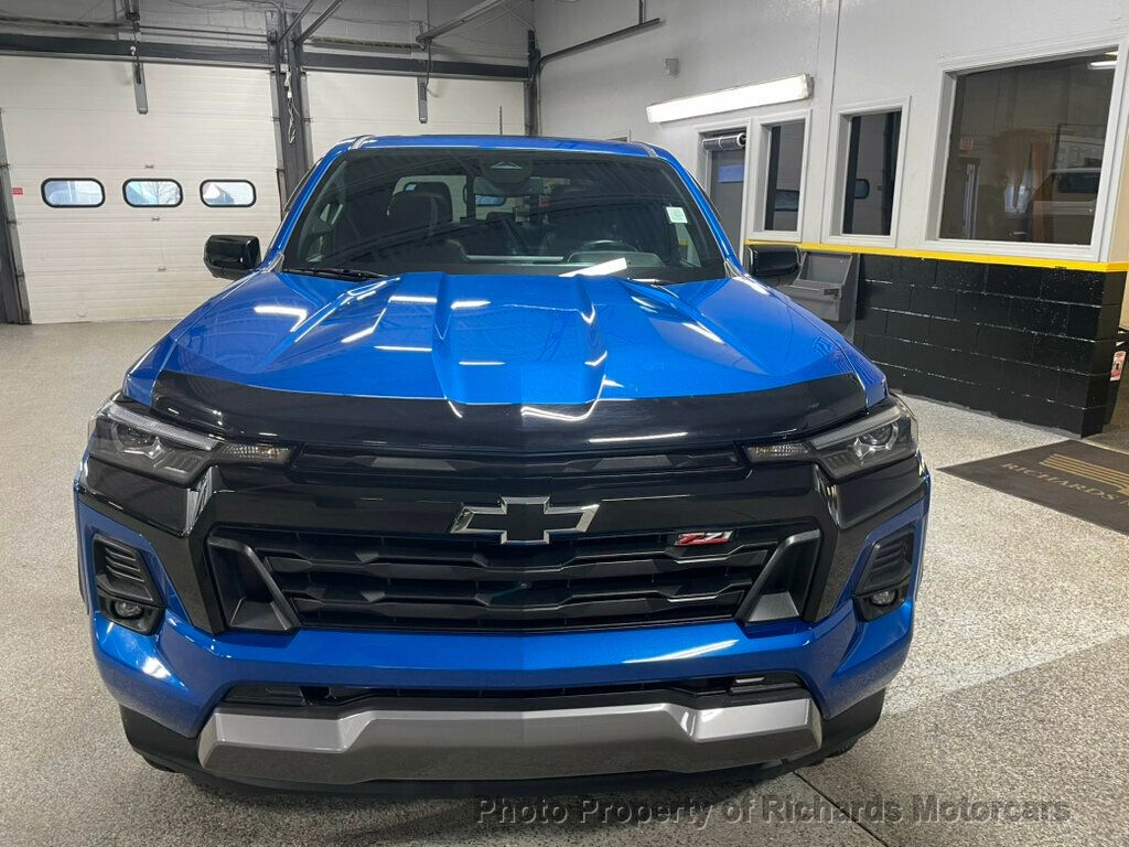 2023 Chevrolet Colorado 4WD Crew Cab Z71 - Glacier Blue Metallic exterior view 3