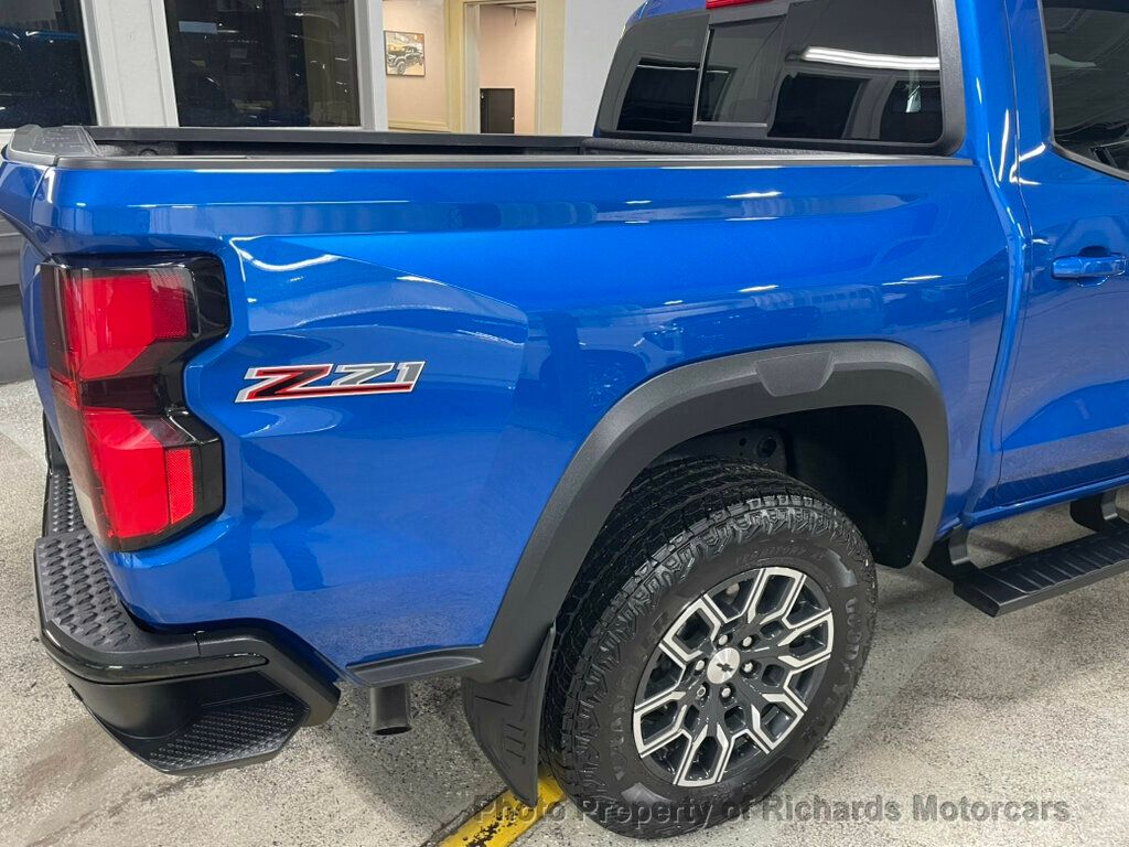 2023 Chevrolet Colorado 4WD Crew Cab Z71 - Glacier Blue Metallic exterior view 7