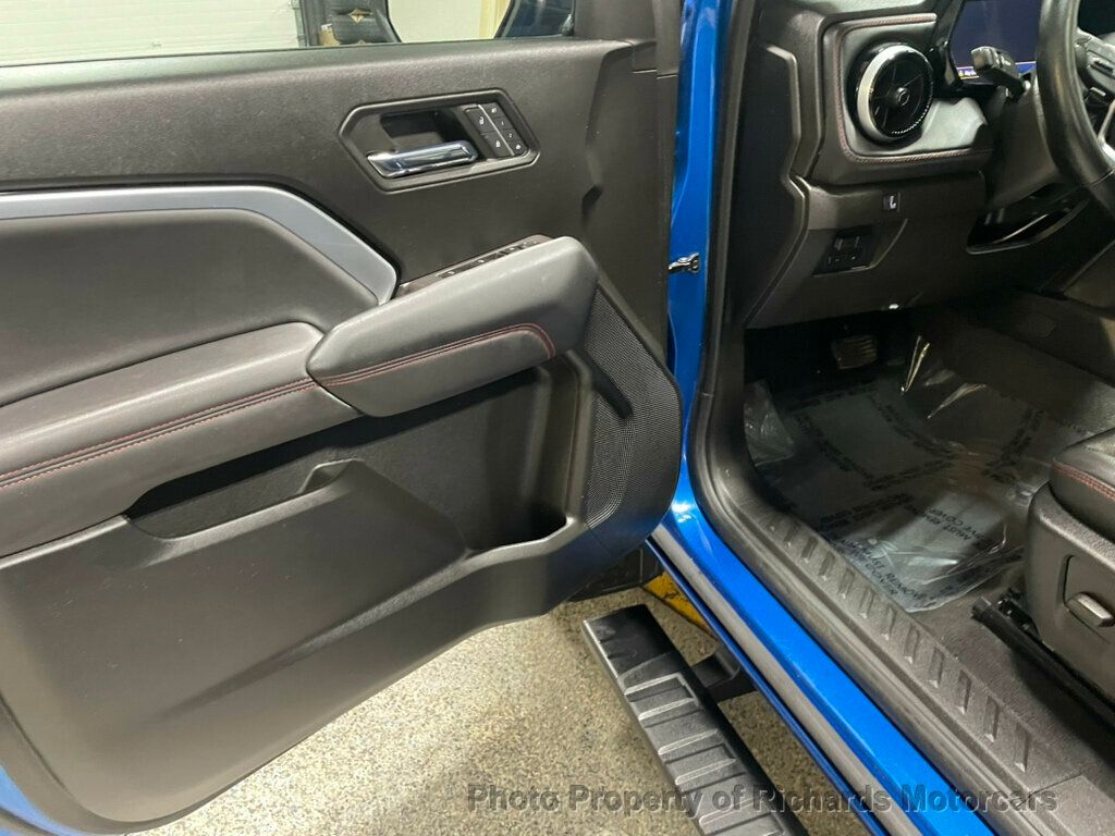 2023 Chevrolet Colorado 4WD Crew Cab Z71 - Glacier Blue Metallic exterior view 8