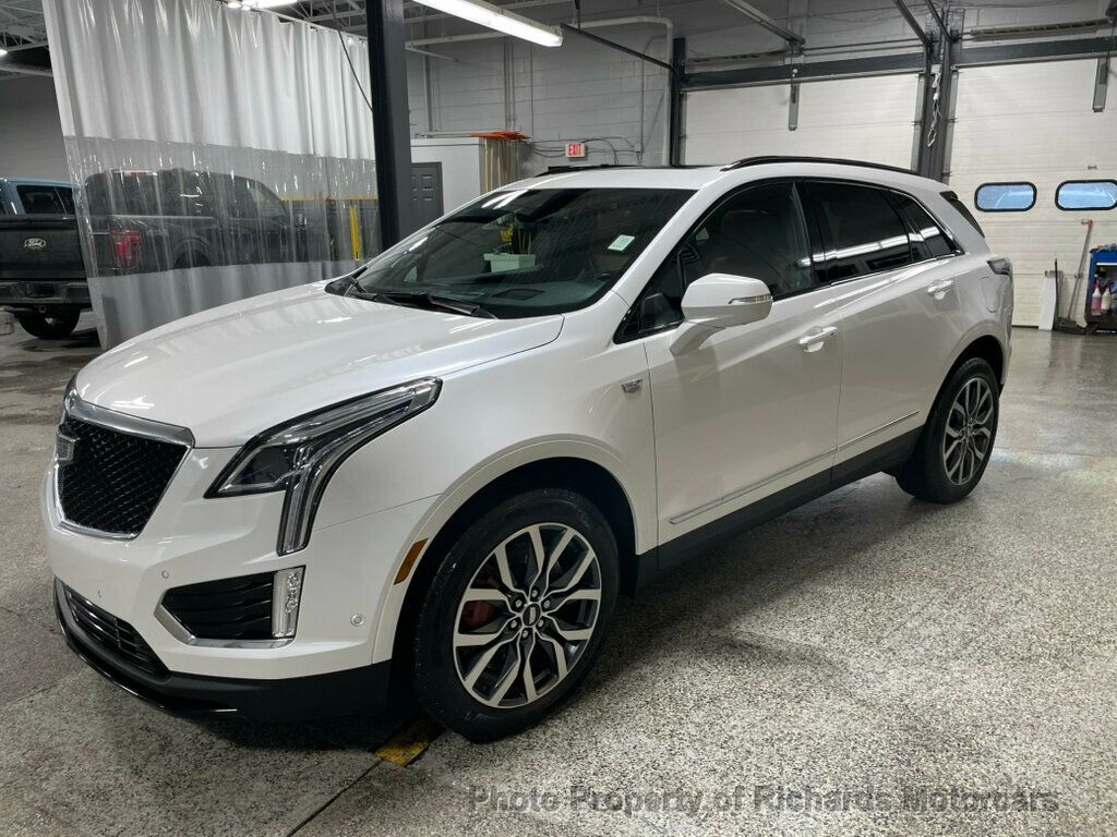 2023 Cadillac XT5 AWD 4dr Sport - Crystal White Tricoat exterior view 4