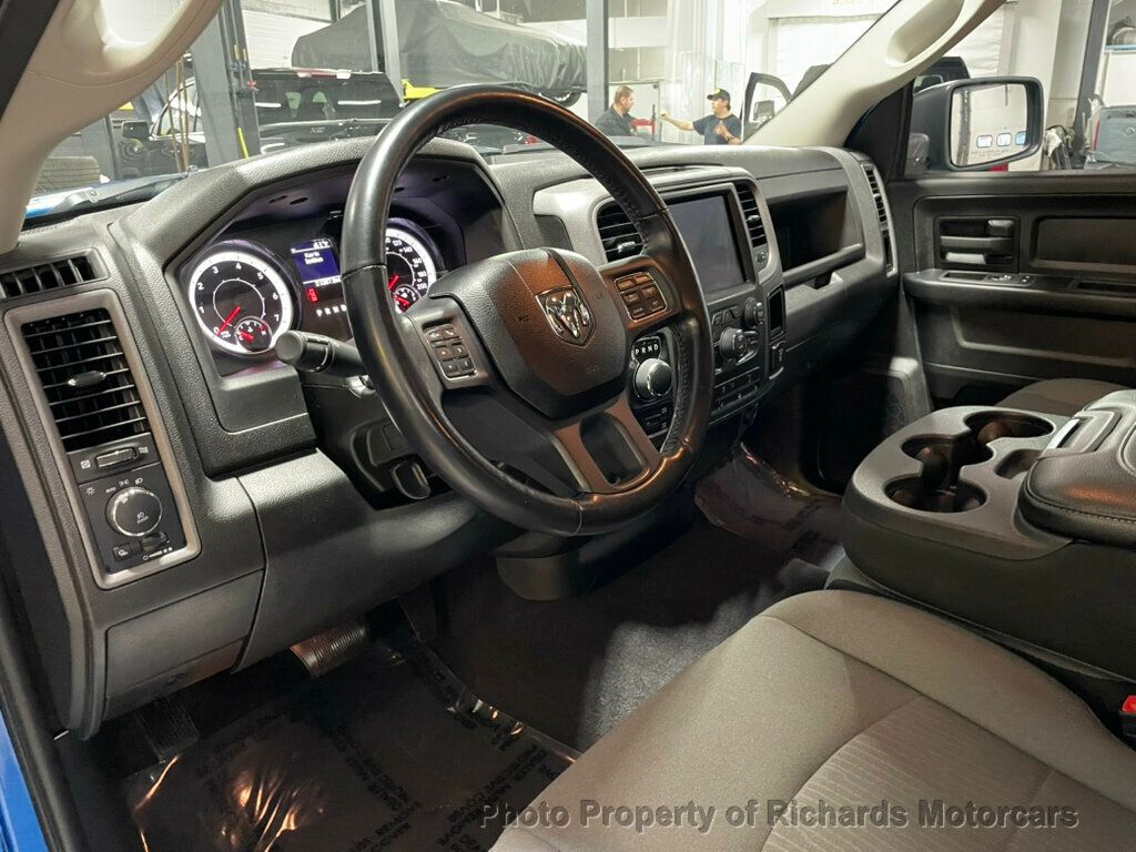 2022 Ram 1500 Classic Express 4x4 Quad Cab 6'4