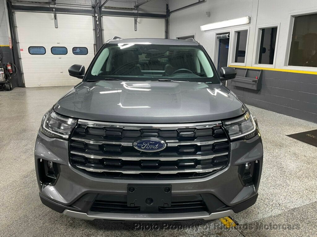 2025 Ford Explorer Active 4WD - Carbonized Gray Metallic exterior view 3