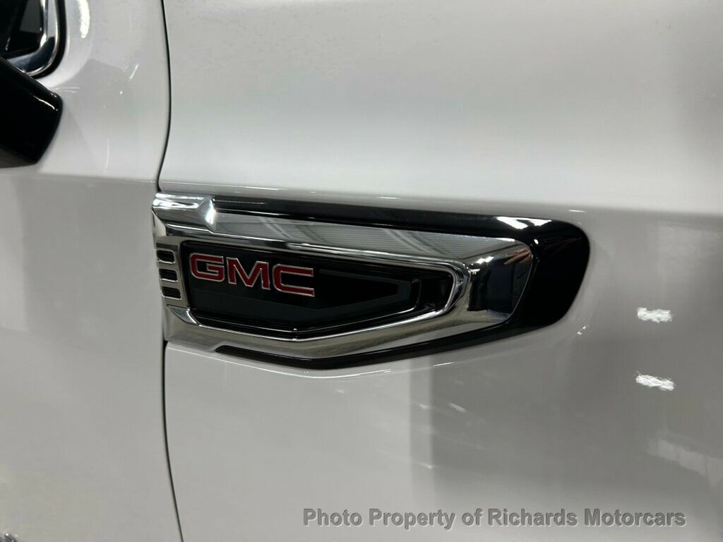 2025 GMC Yukon XL 4WD 4dr Elevation - Summit White exterior view 10
