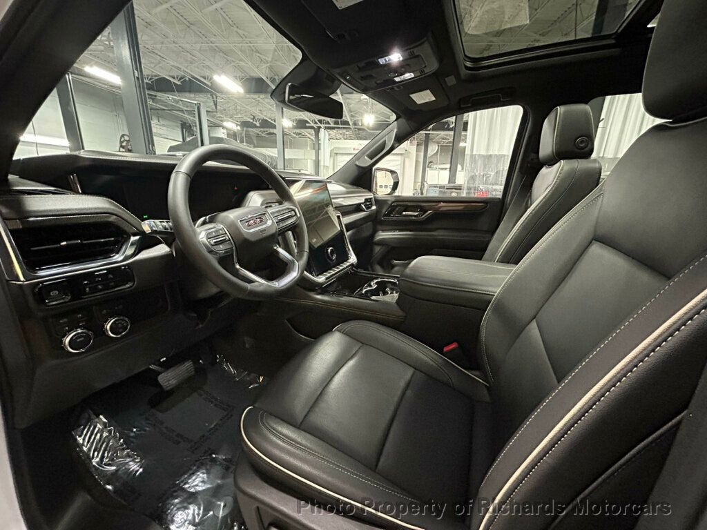 2025 GMC Yukon XL 4WD 4dr Elevation - Summit White exterior view 16