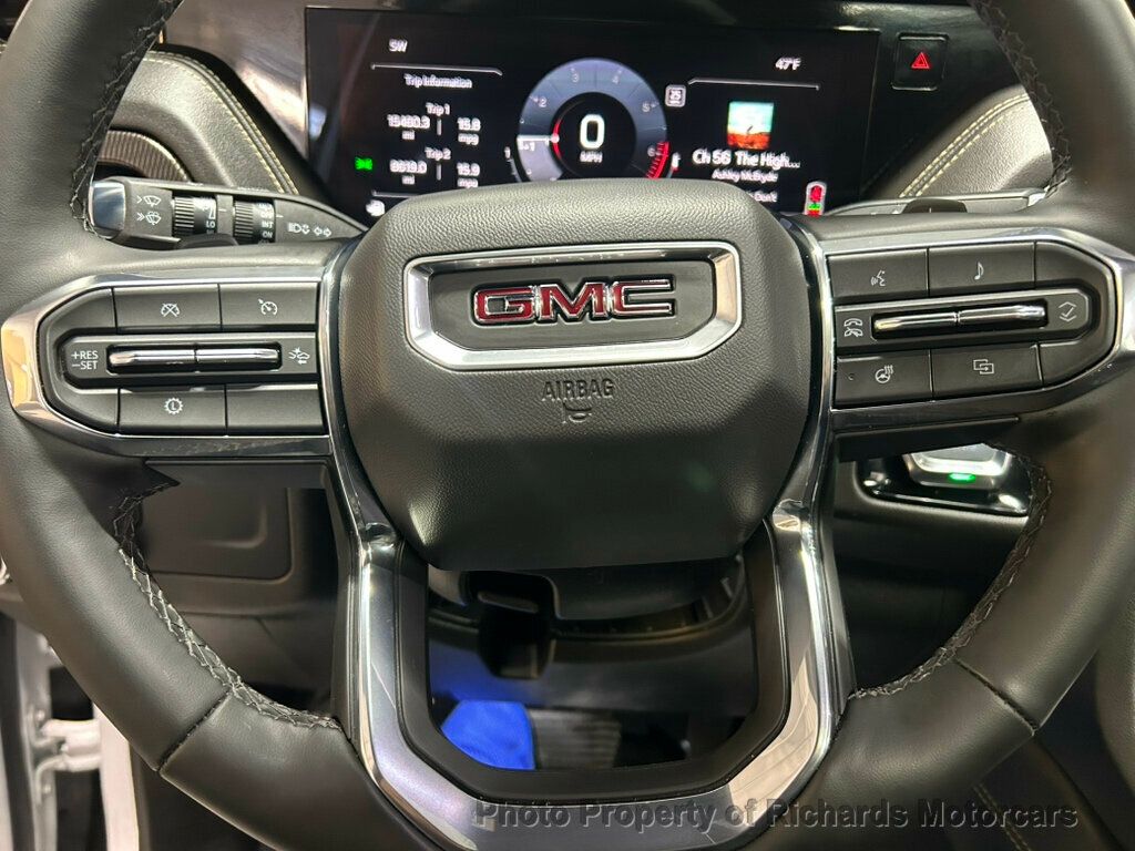 2025 GMC Yukon XL 4WD 4dr Elevation - Summit White exterior view 19