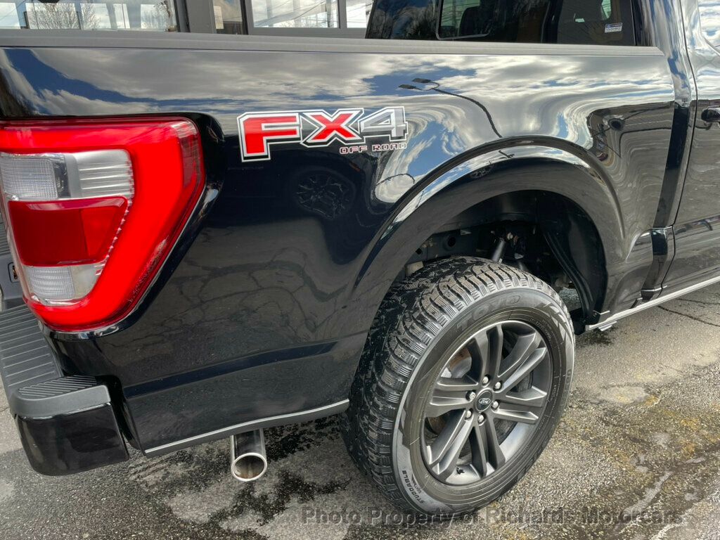 2022 Ford F-150 LARIAT 4WD SuperCrew 5.5' Box - Agate Black Metallic exterior view 9