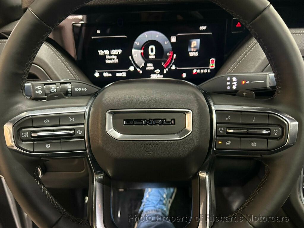 2025 GMC Yukon 4WD 4dr Denali - Summit White exterior view 19