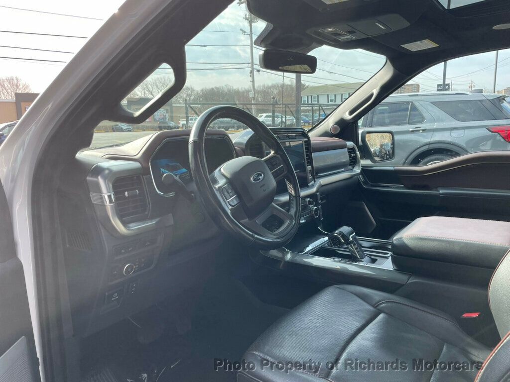 2022 Ford F-150 LARIAT 4WD SuperCrew 5.5' Box - Oxford White exterior view 11