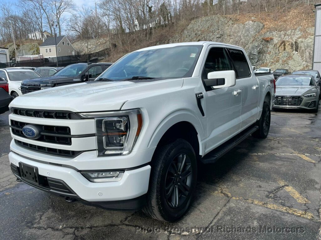 2022 Ford F-150 LARIAT 4WD SuperCrew 5.5' Box - Oxford White exterior view 5